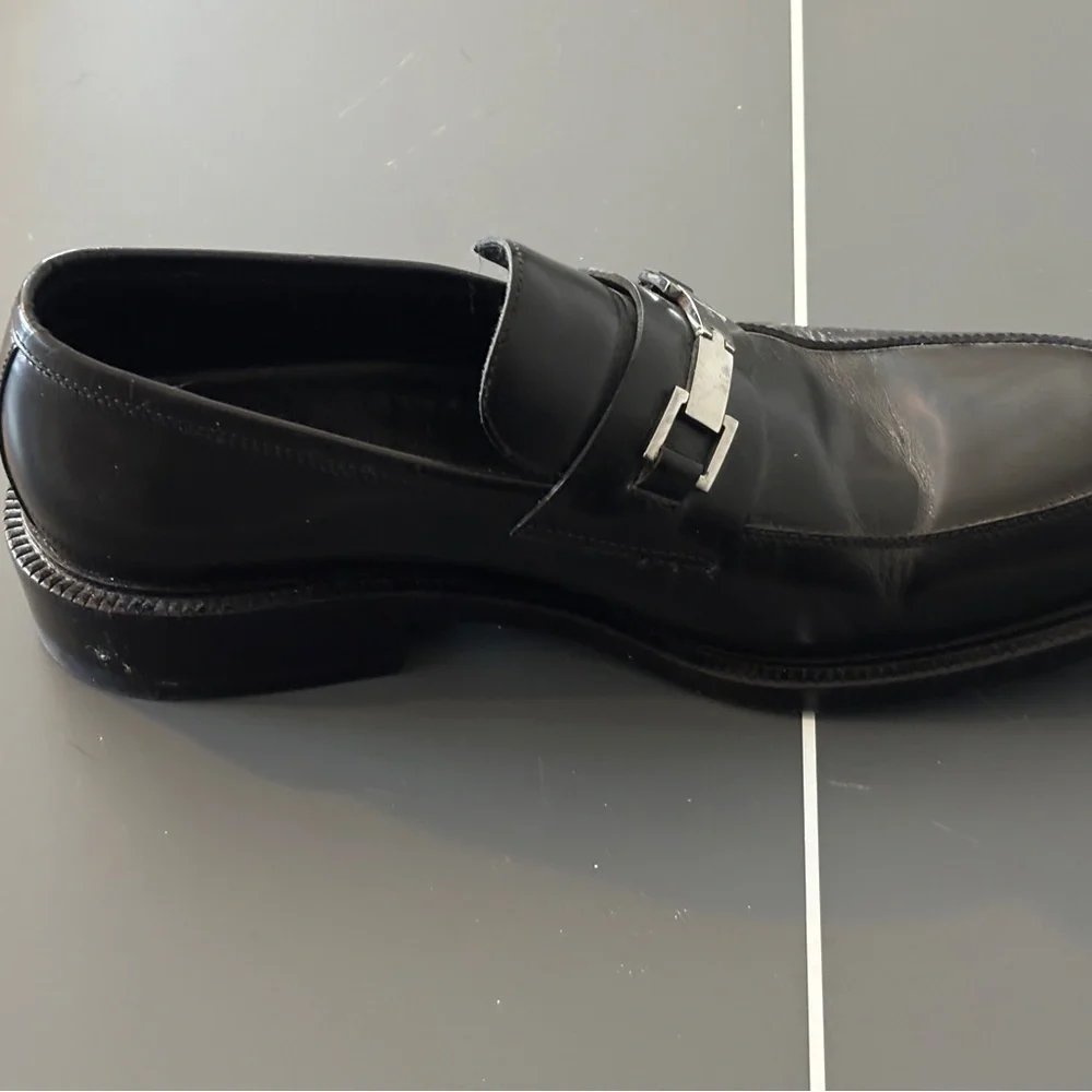 Gucci Black Leather Slip-On Loafers with Silver Horsebit